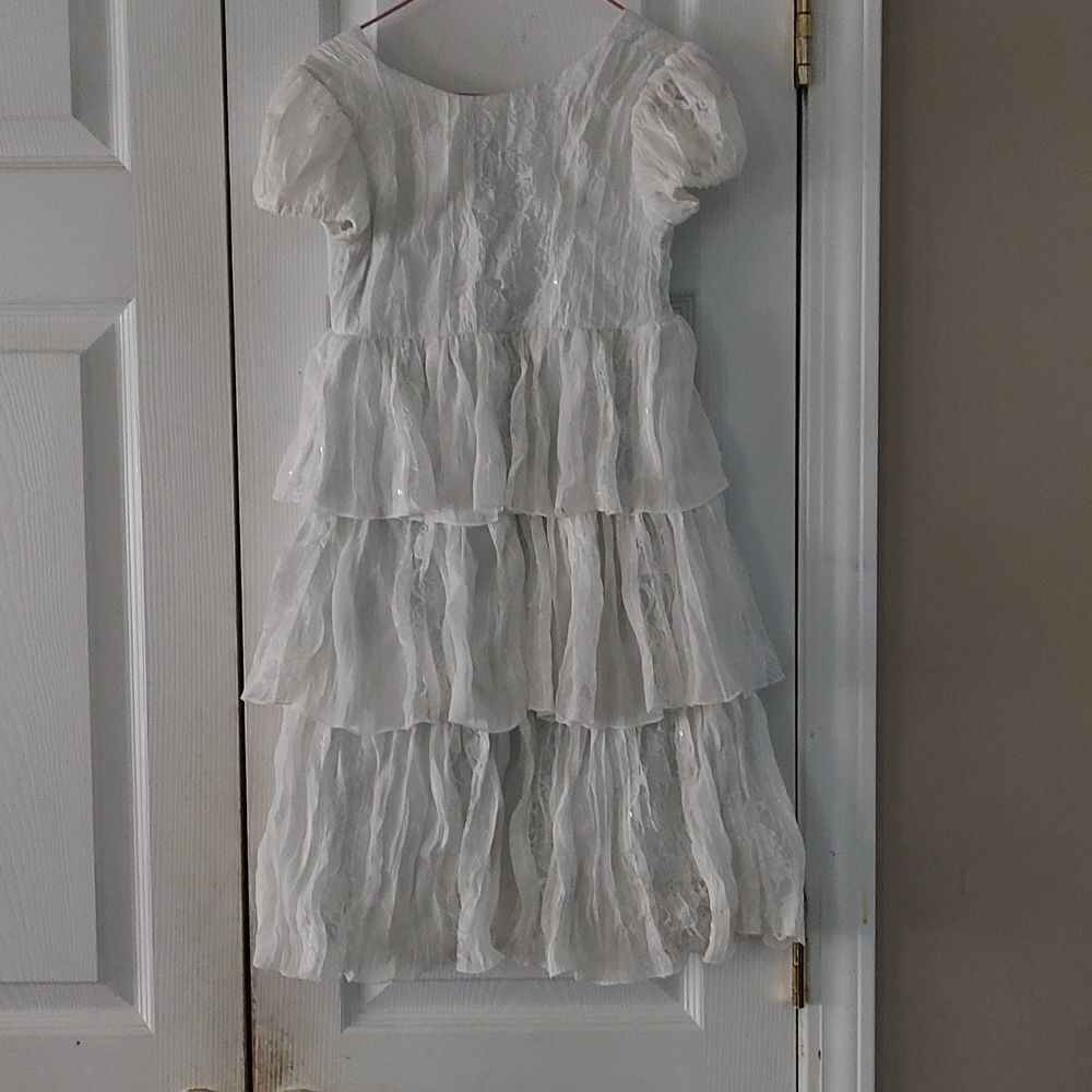 Malley  Too lace and layered white with blue lined dress Sz 6
